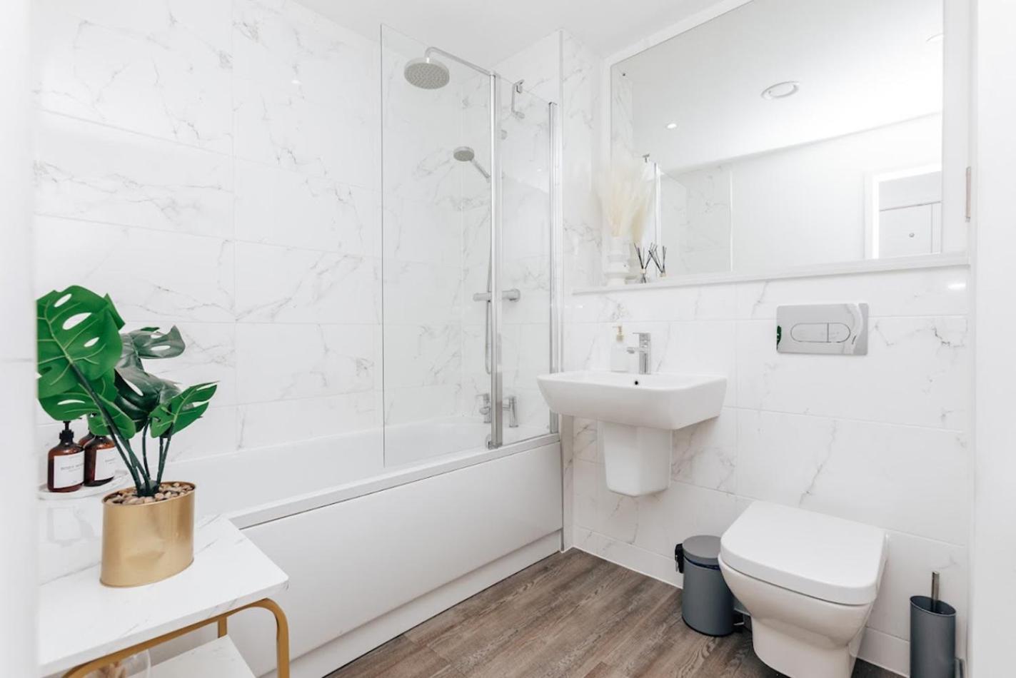 Luxury 2 Bedroom Apartment, Broad Street 伯明翰 外观 照片