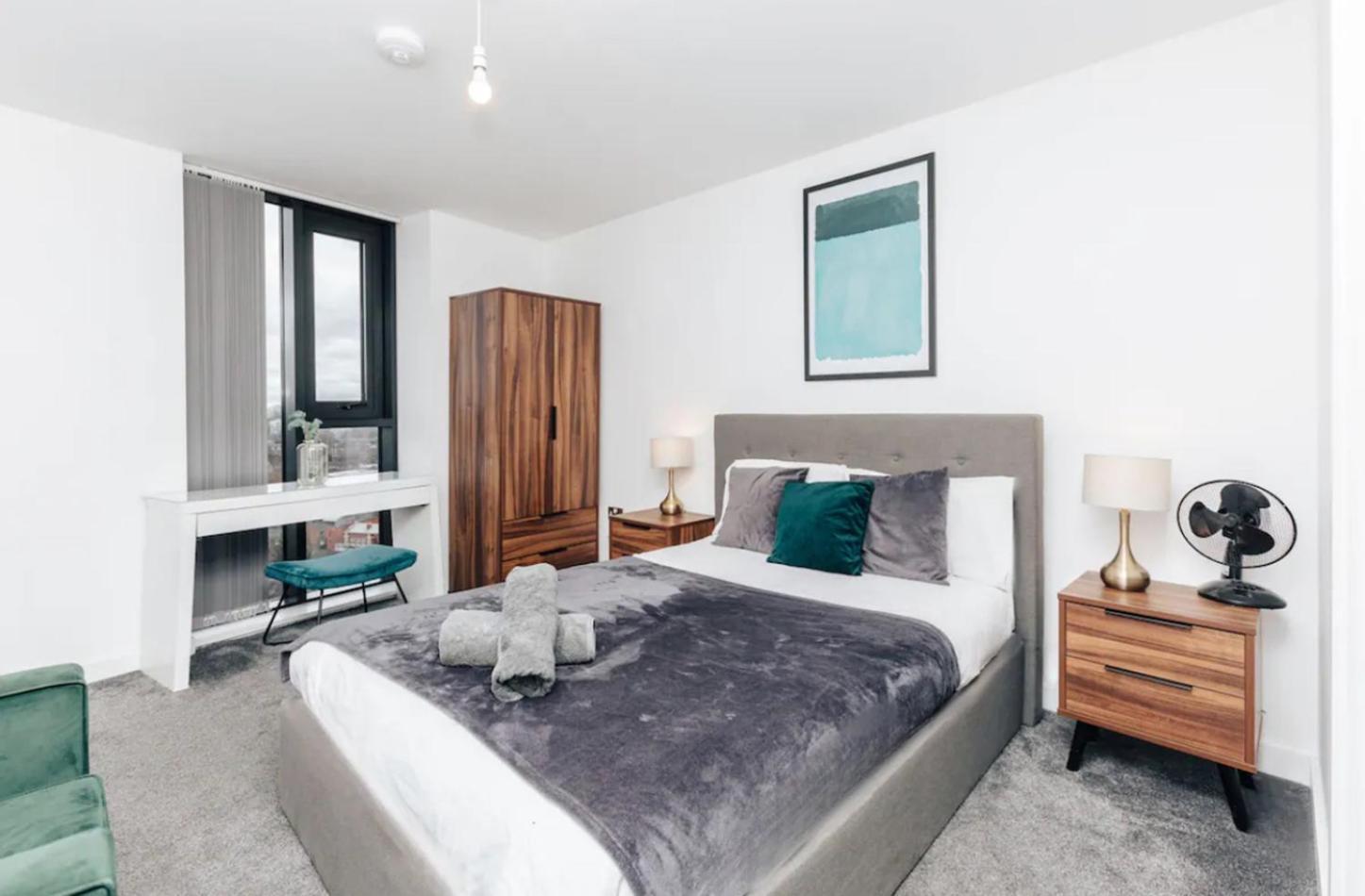 Luxury 2 Bedroom Apartment, Broad Street 伯明翰 外观 照片